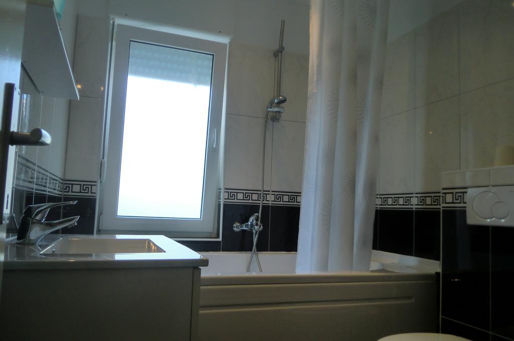 Apartments Marjan Podstrana Szoba fotó