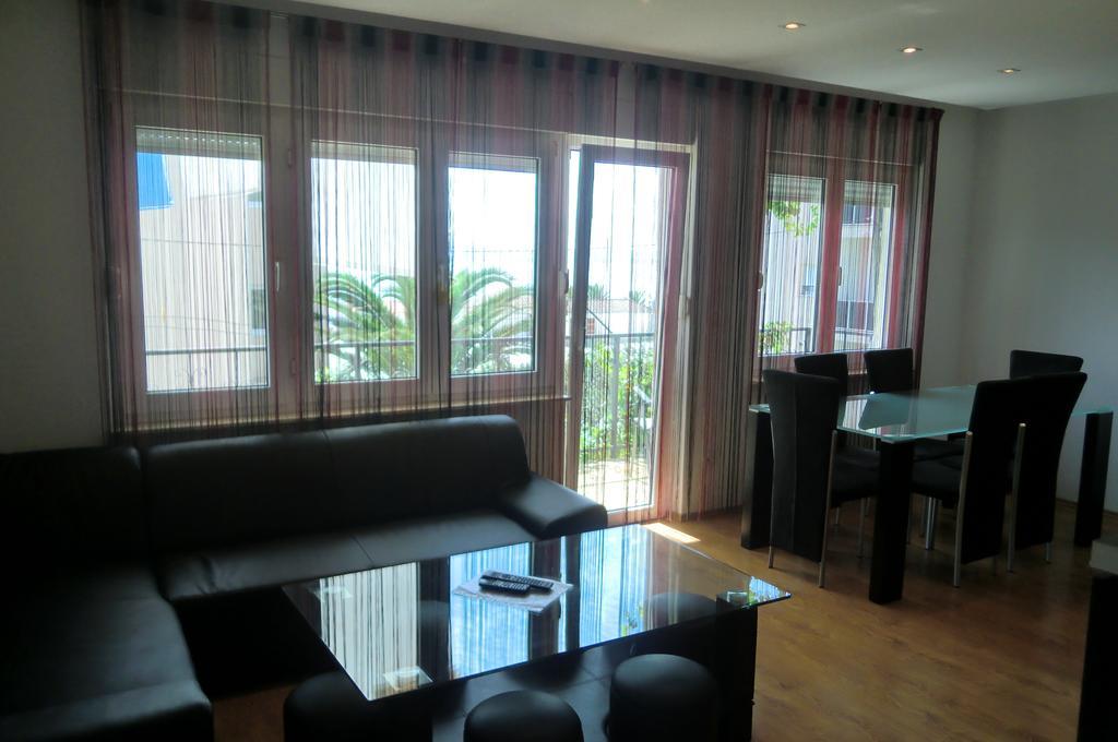 Apartments Marjan Podstrana Szoba fotó